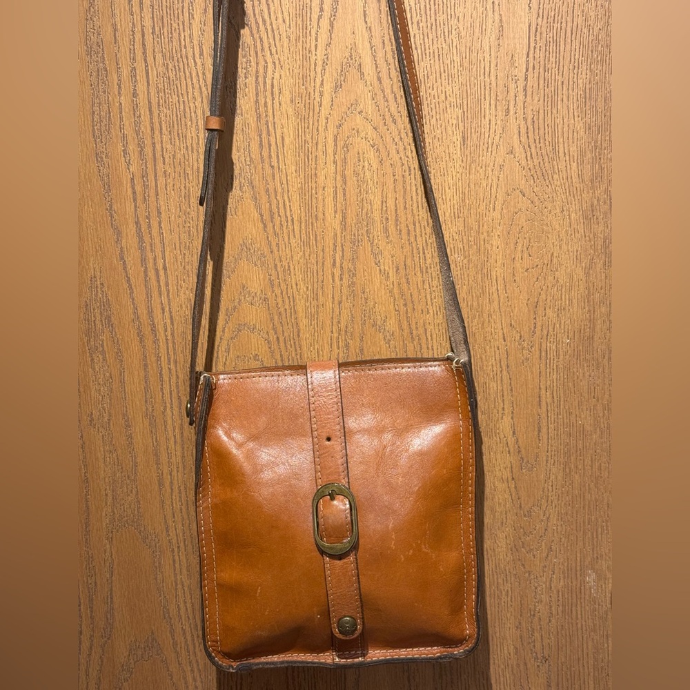 Patricia Nash Venezia Tan Leather Pouch Slim Crossbody Bag.